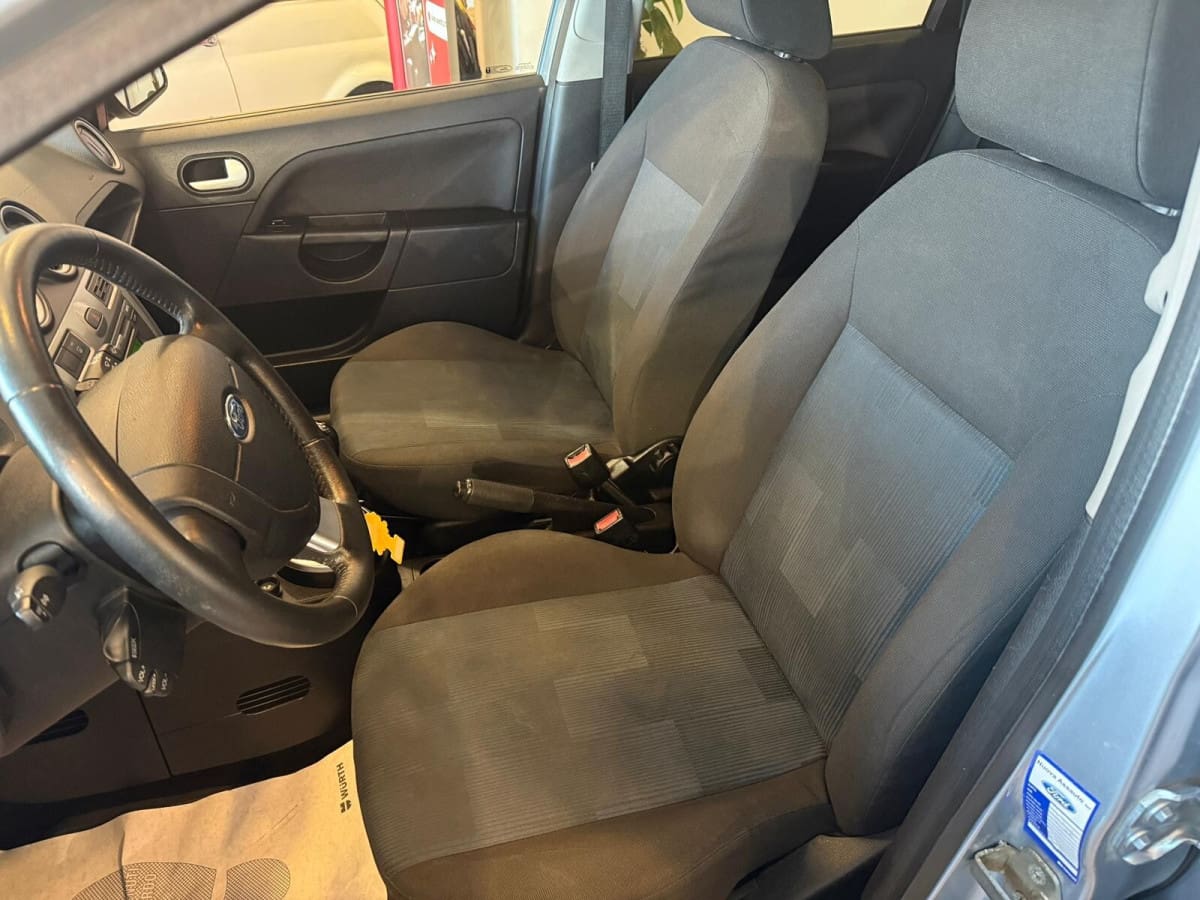 FORD Fiesta 5ª serie 11