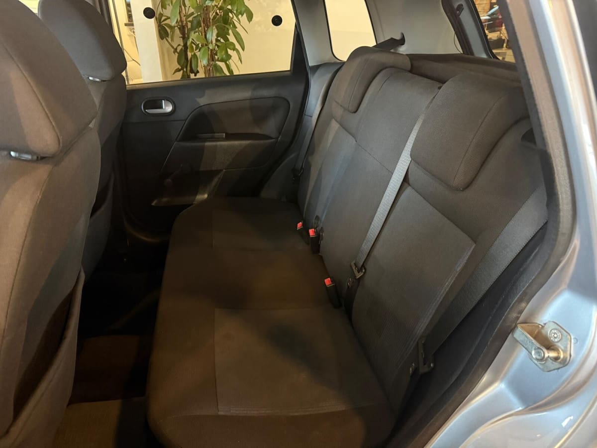 FORD Fiesta 5ª serie 12