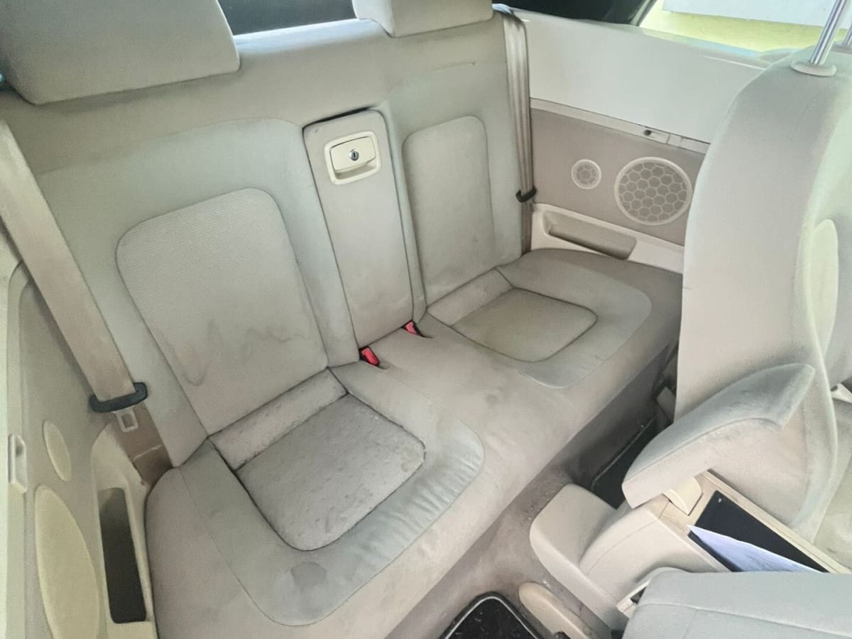 VOLKSWAGEN New Beetle 4