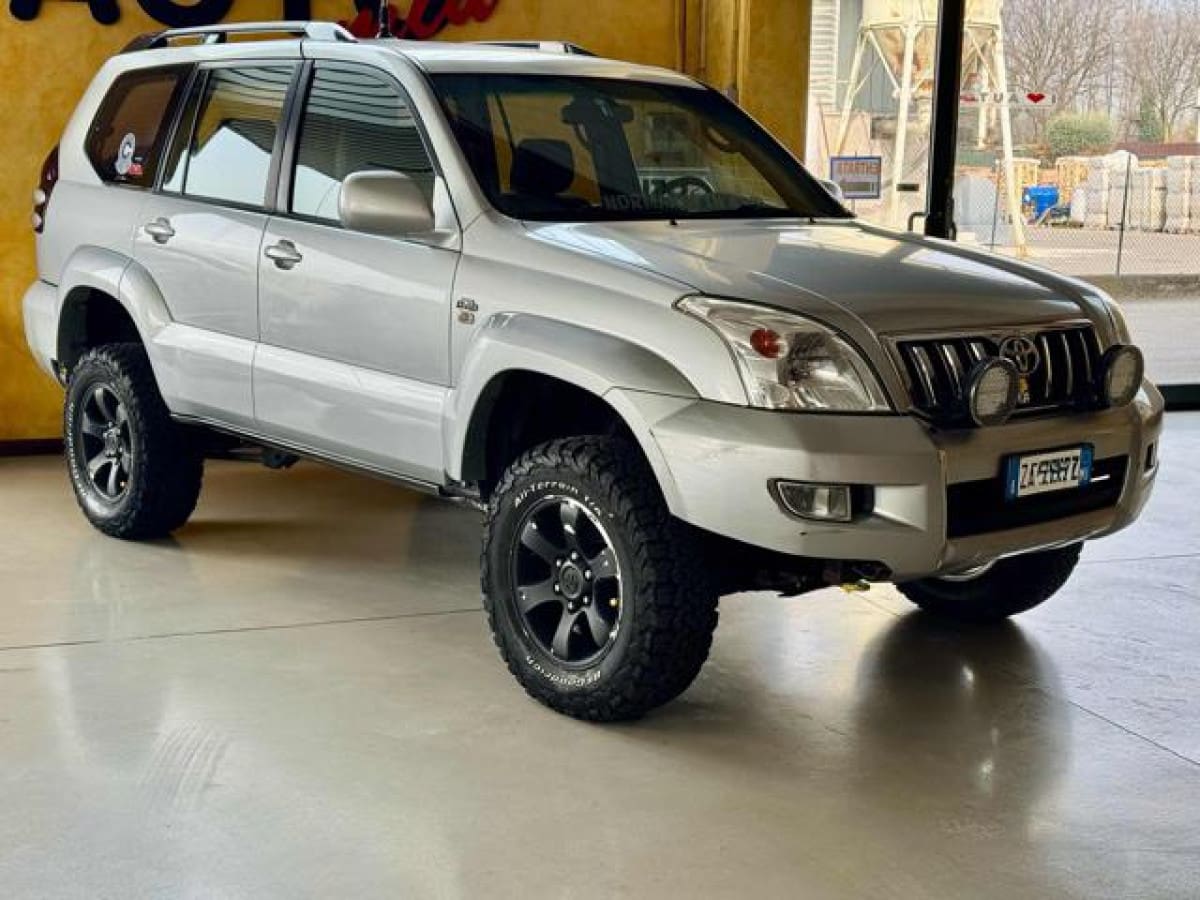 TOYOTA Land Cruiser 6