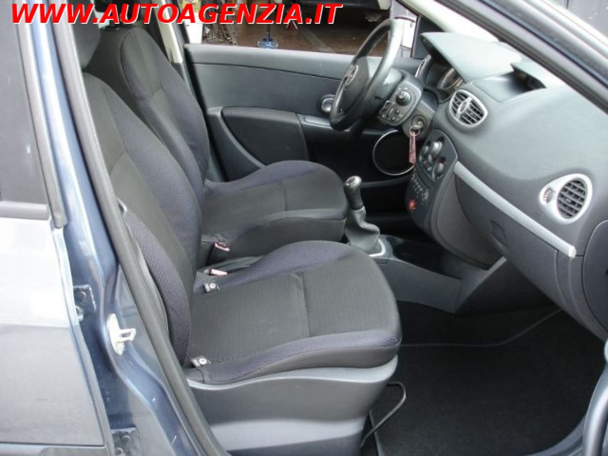 RENAULT Clio 2ª serie 15