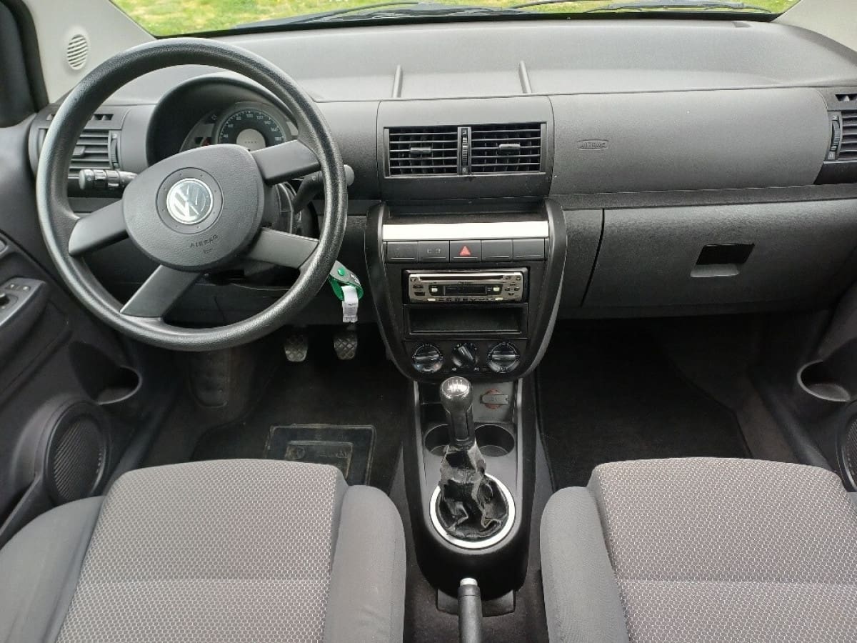 VOLKSWAGEN Fox 16