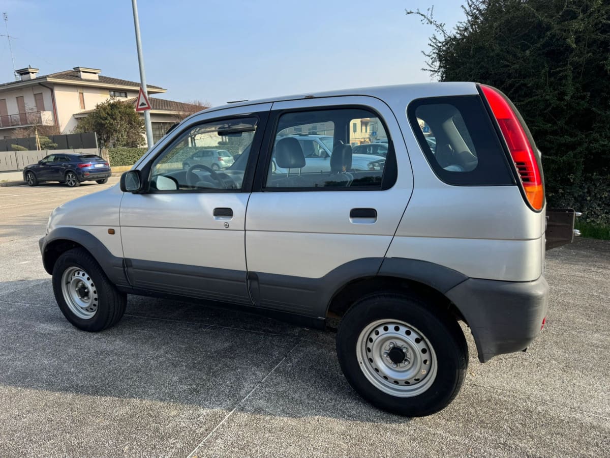 DAIHATSU Terios 4
