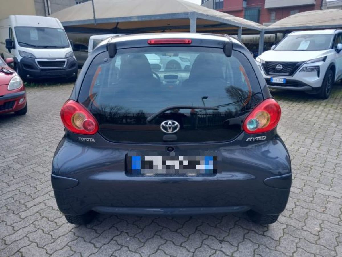 TOYOTA Aygo 1ª serie 14