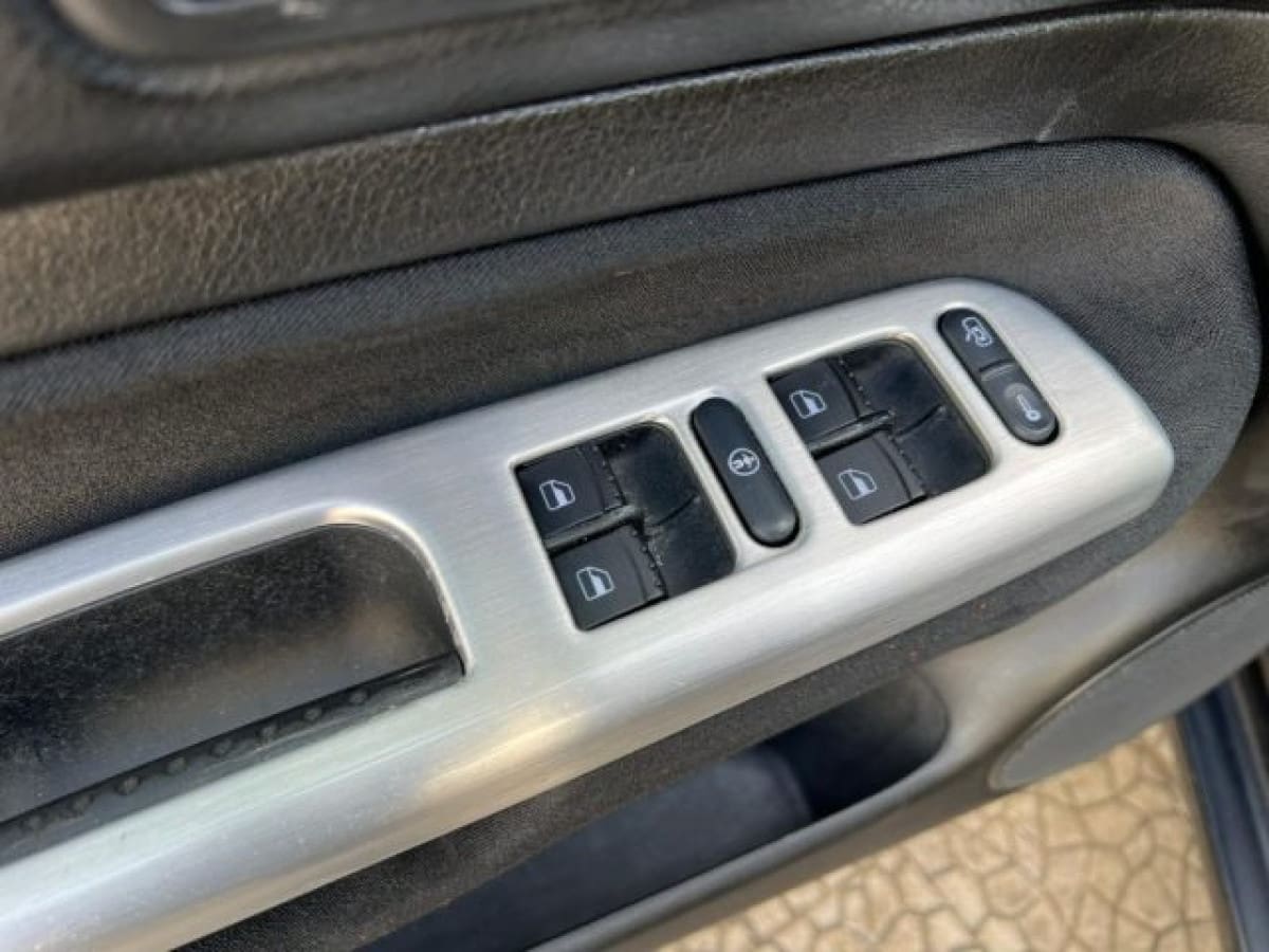 VOLKSWAGEN Golf 4ª serie 7