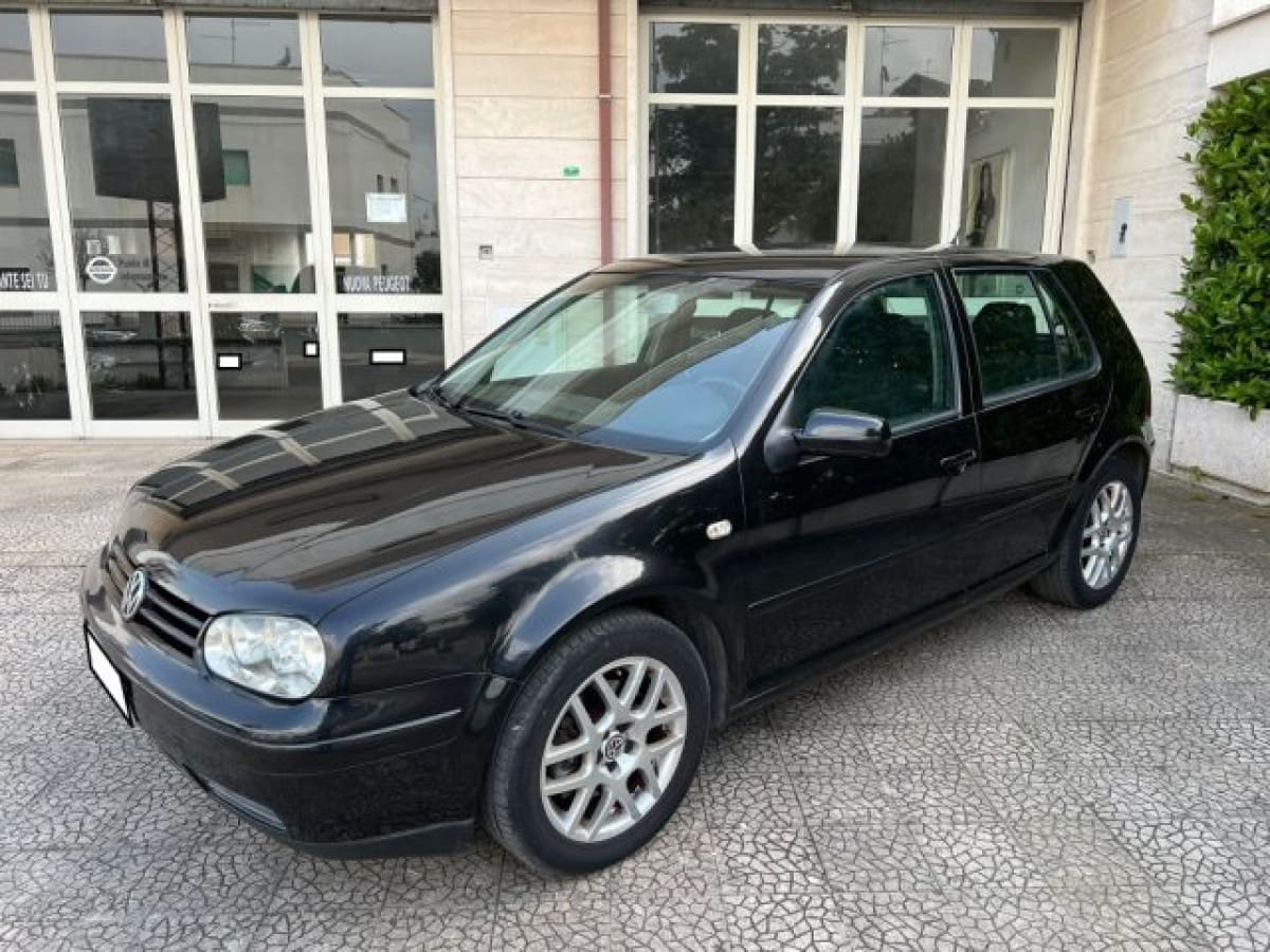 VOLKSWAGEN Golf 4ª serie 8