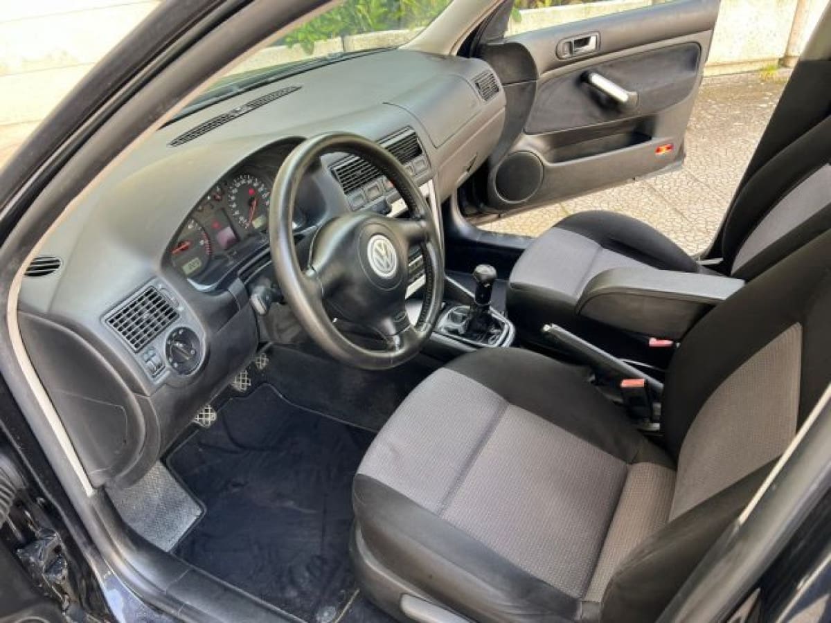 VOLKSWAGEN Golf 4ª serie 14