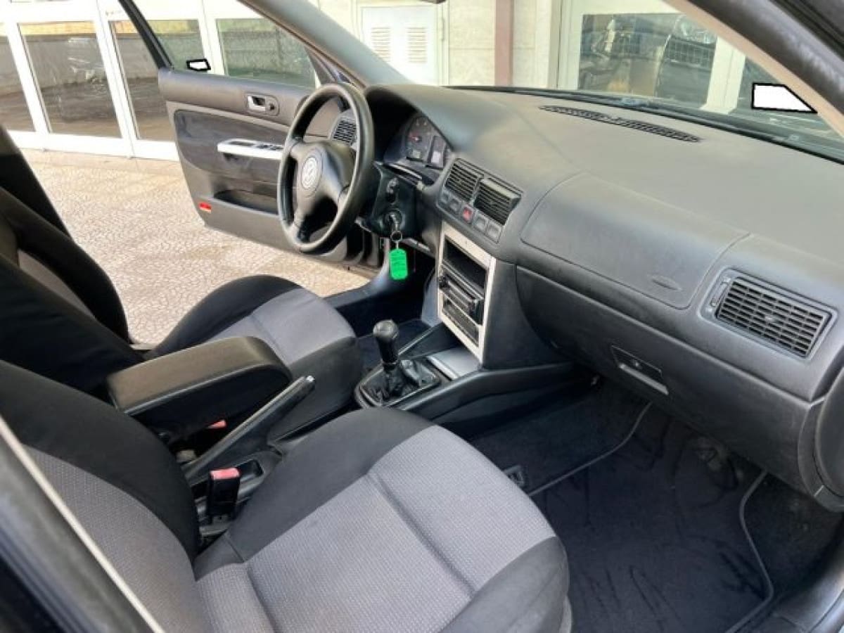 VOLKSWAGEN Golf 4ª serie 15