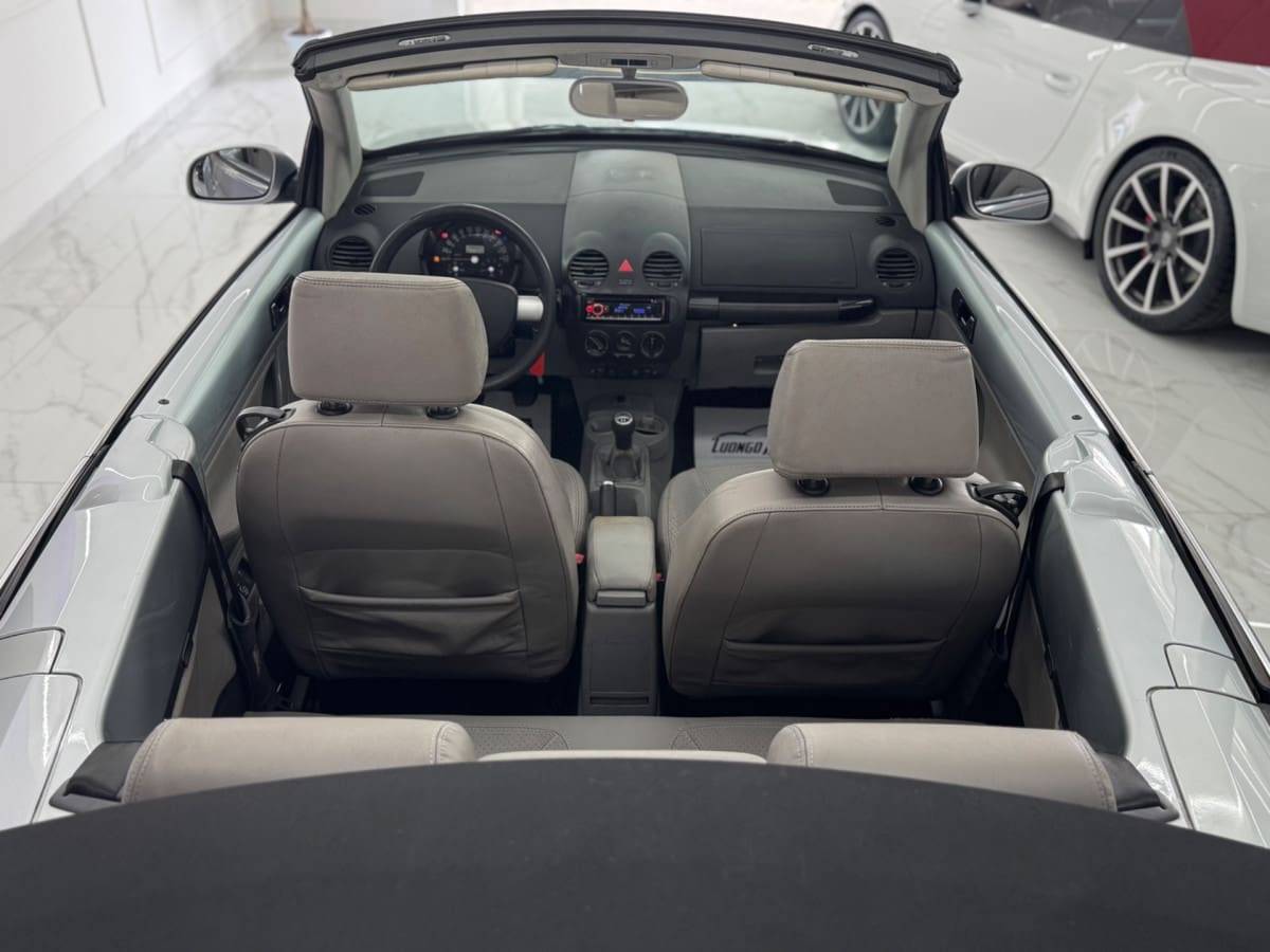 VOLKSWAGEN New Beetle 6