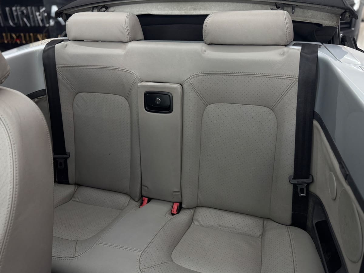 VOLKSWAGEN New Beetle 14