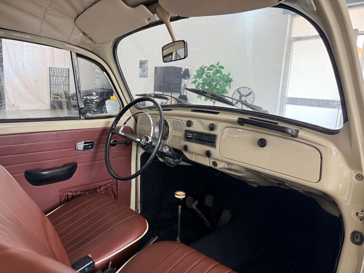 VOLKSWAGEN Maggiolino 4