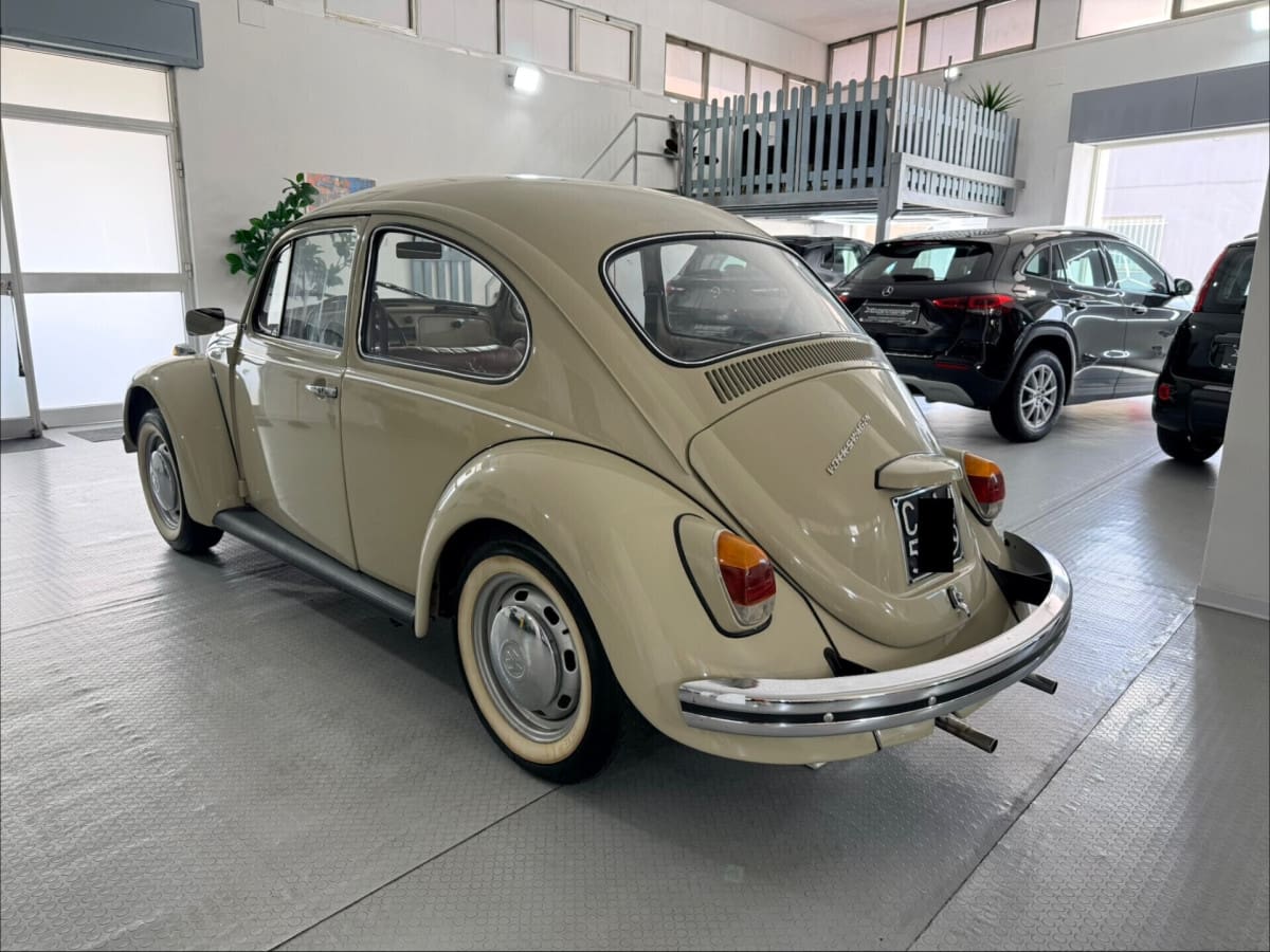 VOLKSWAGEN Maggiolino 11