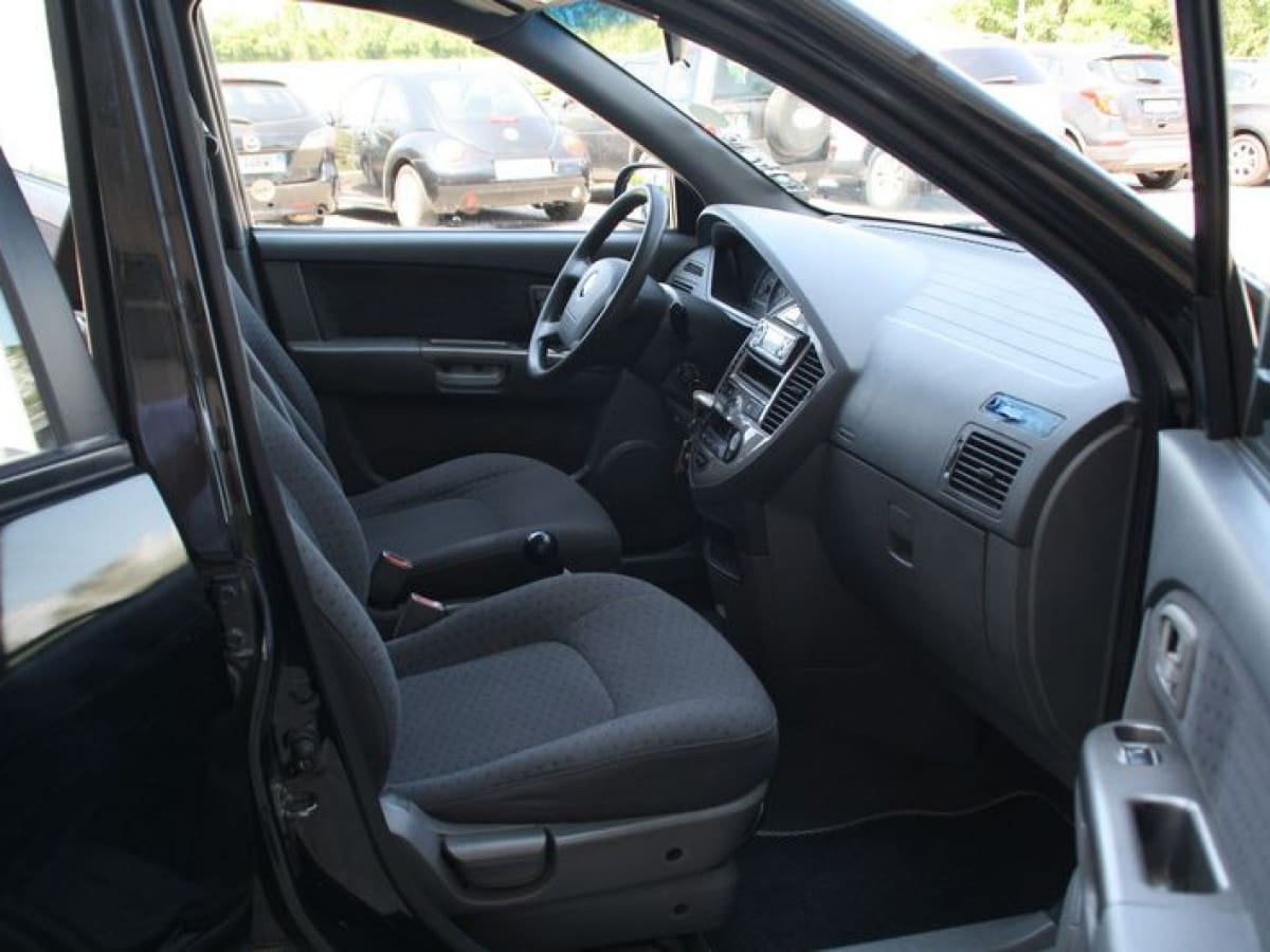 KIA Carens 1ª serie 10