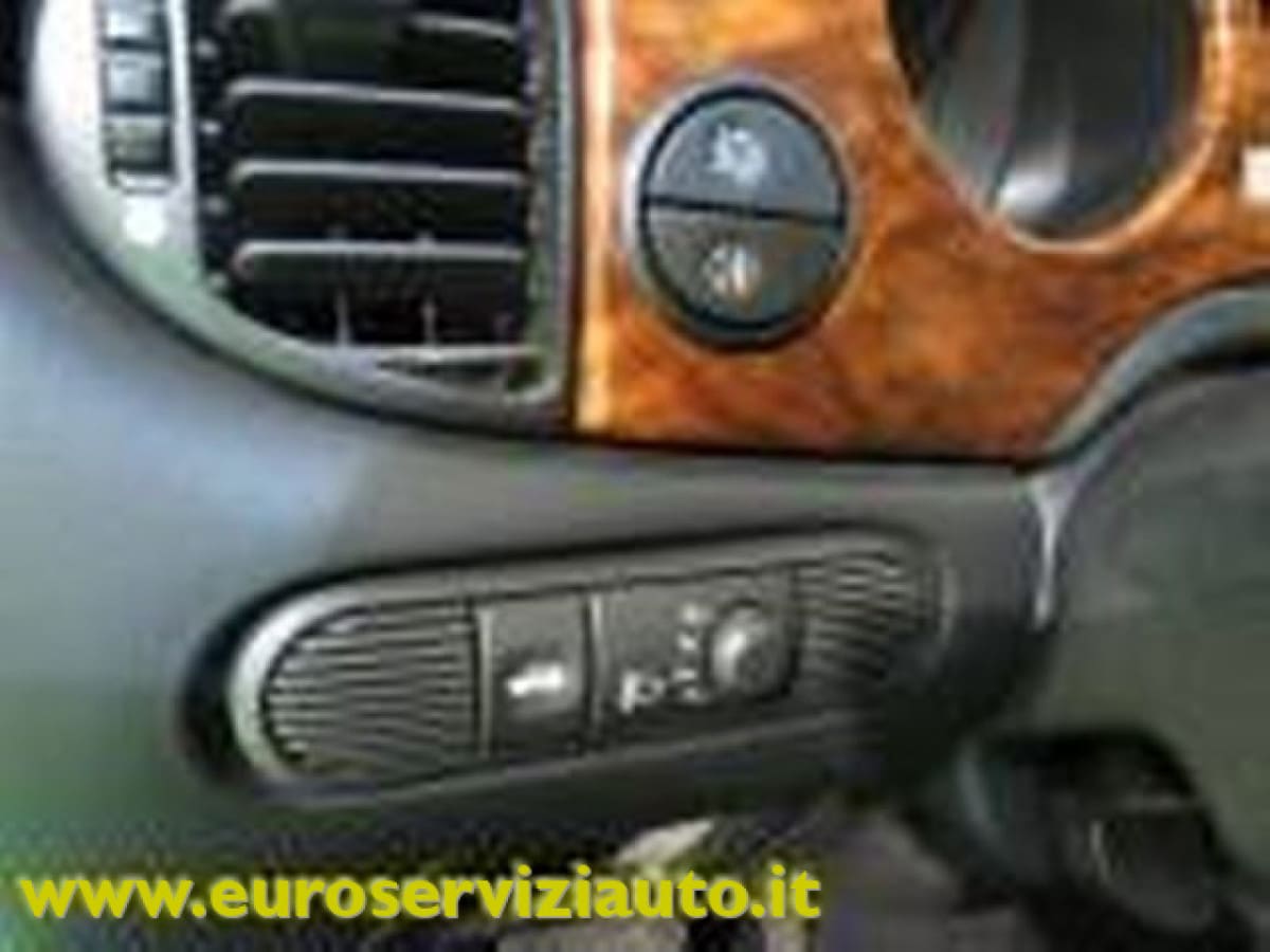 JAGUAR XJ/Sover/Daim\'82-97 6