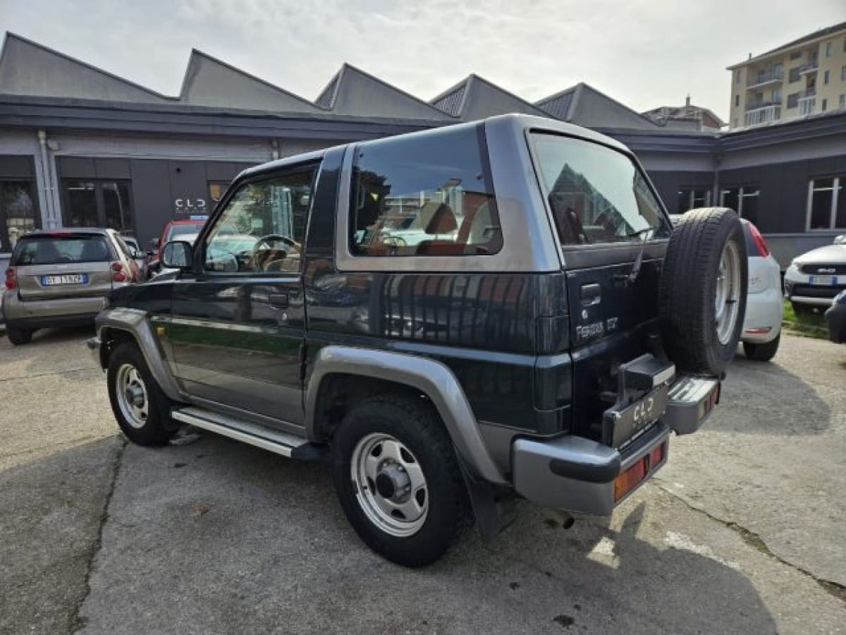 DAIHATSU Feroza 9