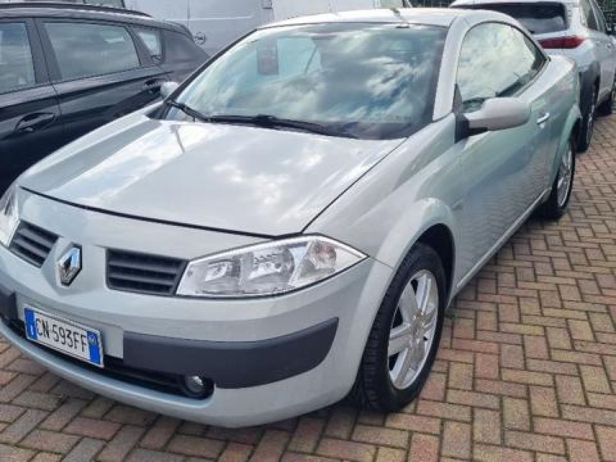 RENAULT Mégane 2ª serie 8