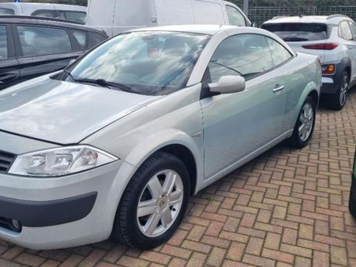 RENAULT Mégane 2ª serie 9