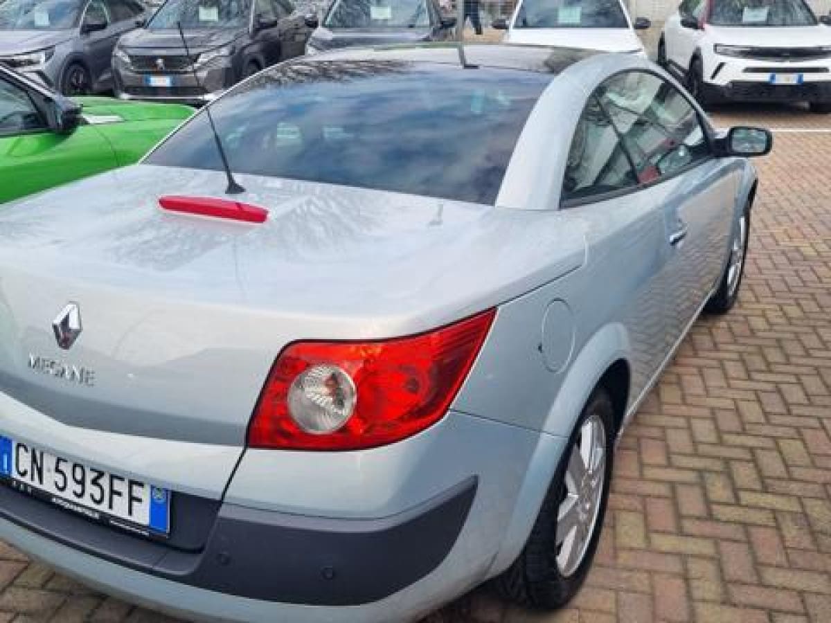 RENAULT Mégane 2ª serie 13