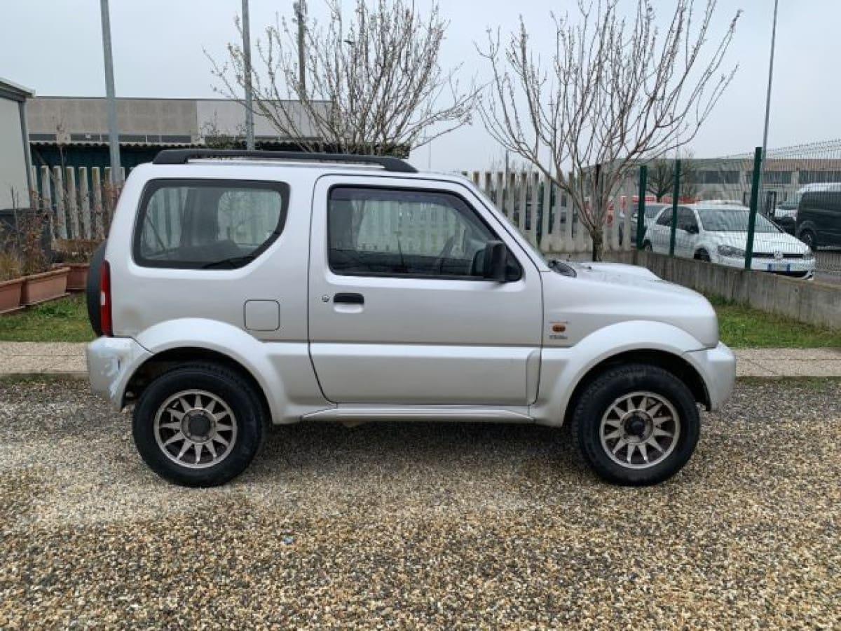 SUZUKI Jimny 3ª serie 9