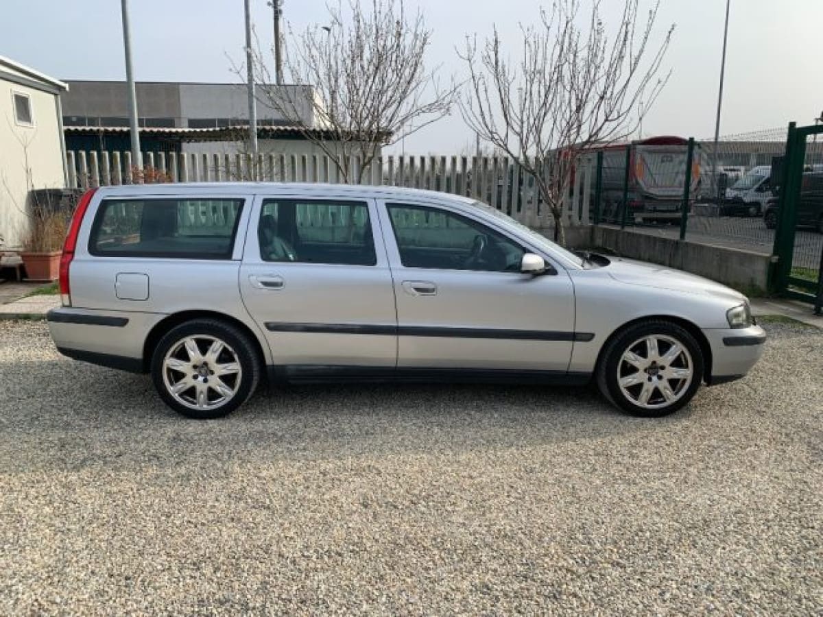 VOLVO V70/XC70 9