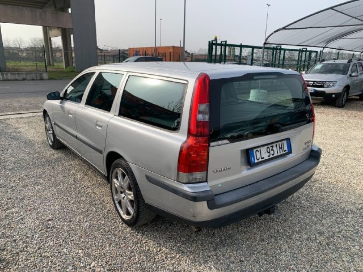VOLVO V70/XC70 12