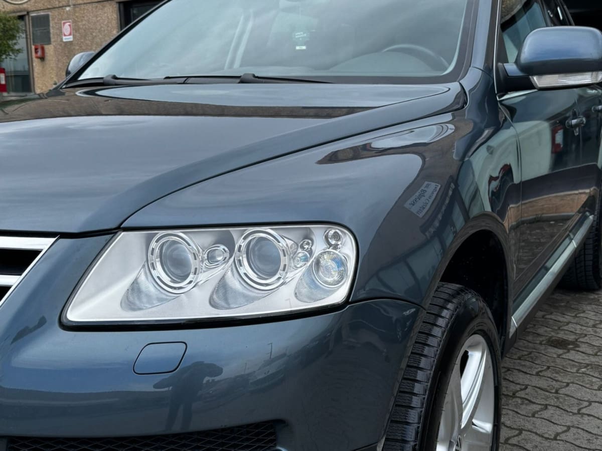 VOLKSWAGEN Touareg 12