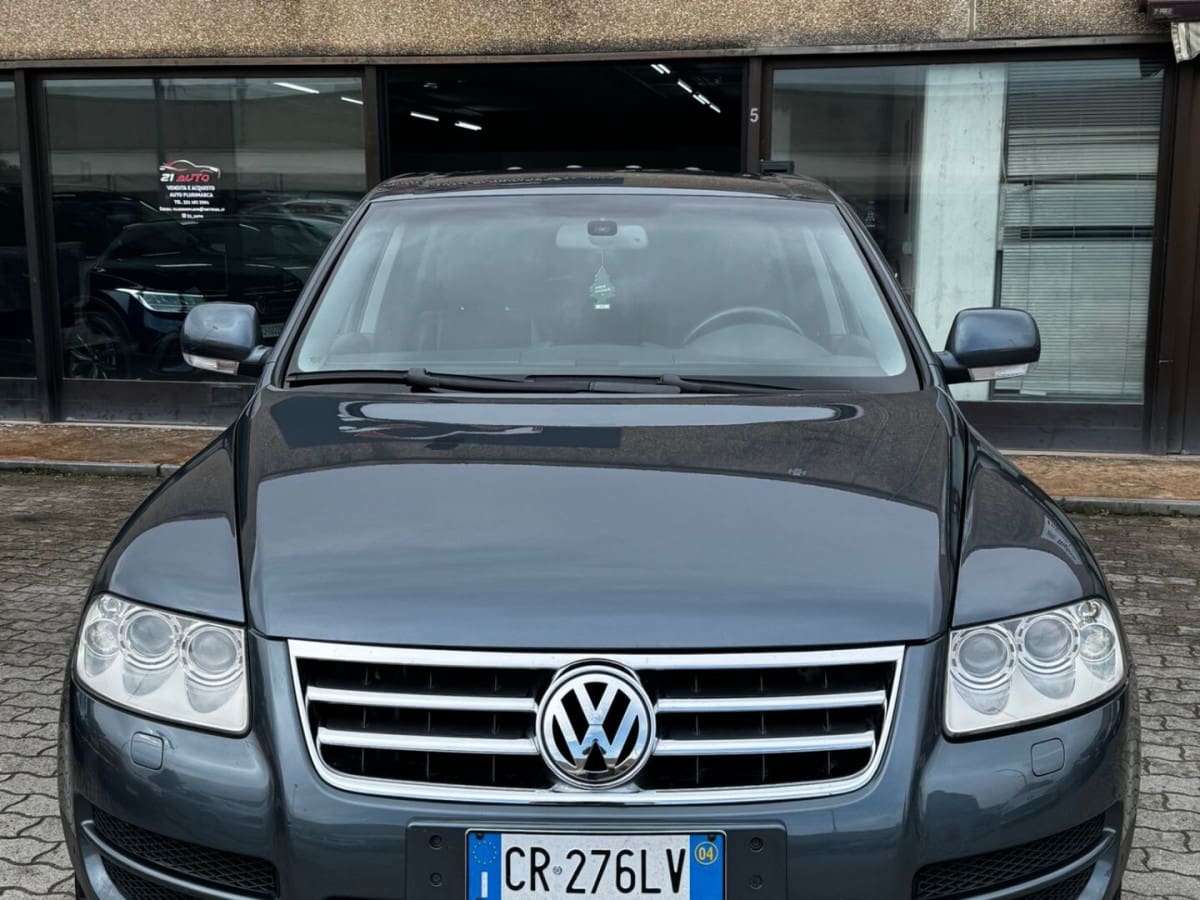 VOLKSWAGEN Touareg 13