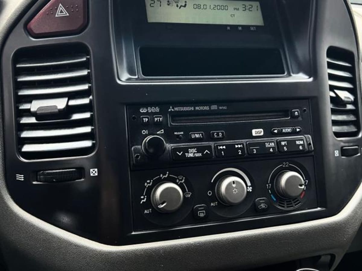 MITSUBISHI Pajero (\'82-\'00) 3