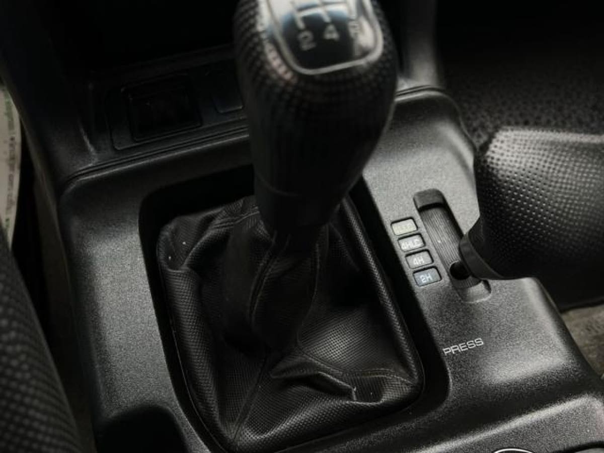 MITSUBISHI Pajero (\'82-\'00) 4