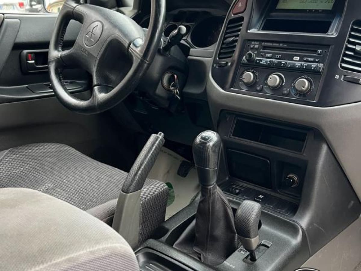 MITSUBISHI Pajero (\'82-\'00) 13