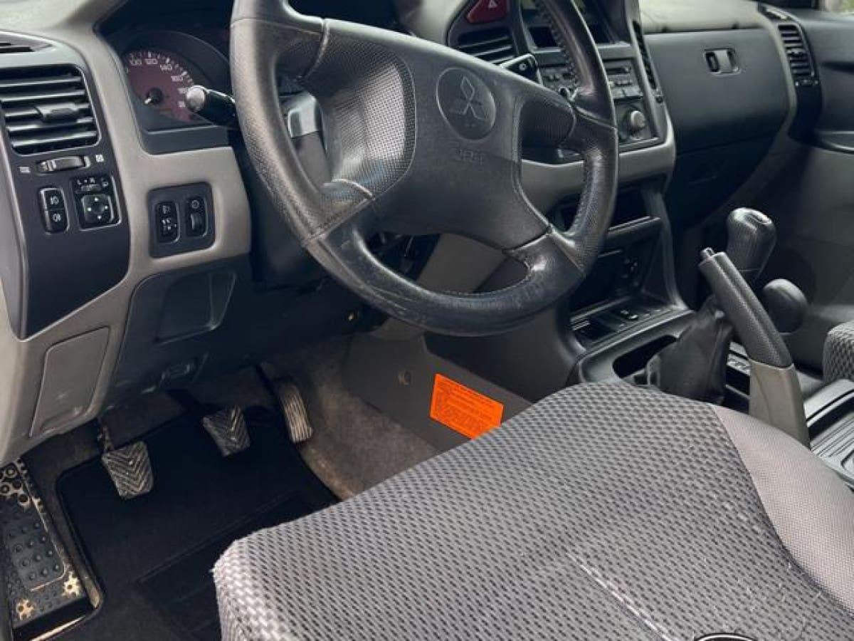 MITSUBISHI Pajero (\'82-\'00) 14