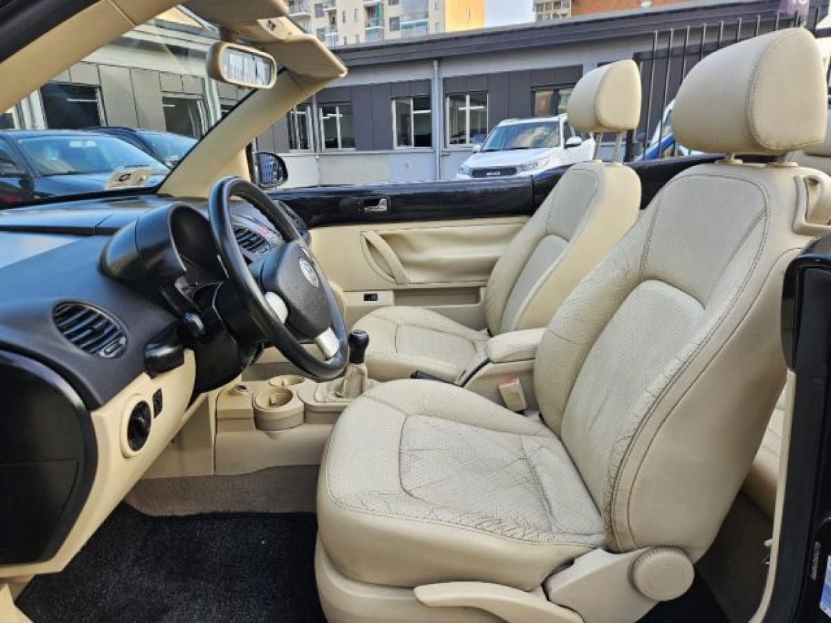 VOLKSWAGEN New Beetle 3