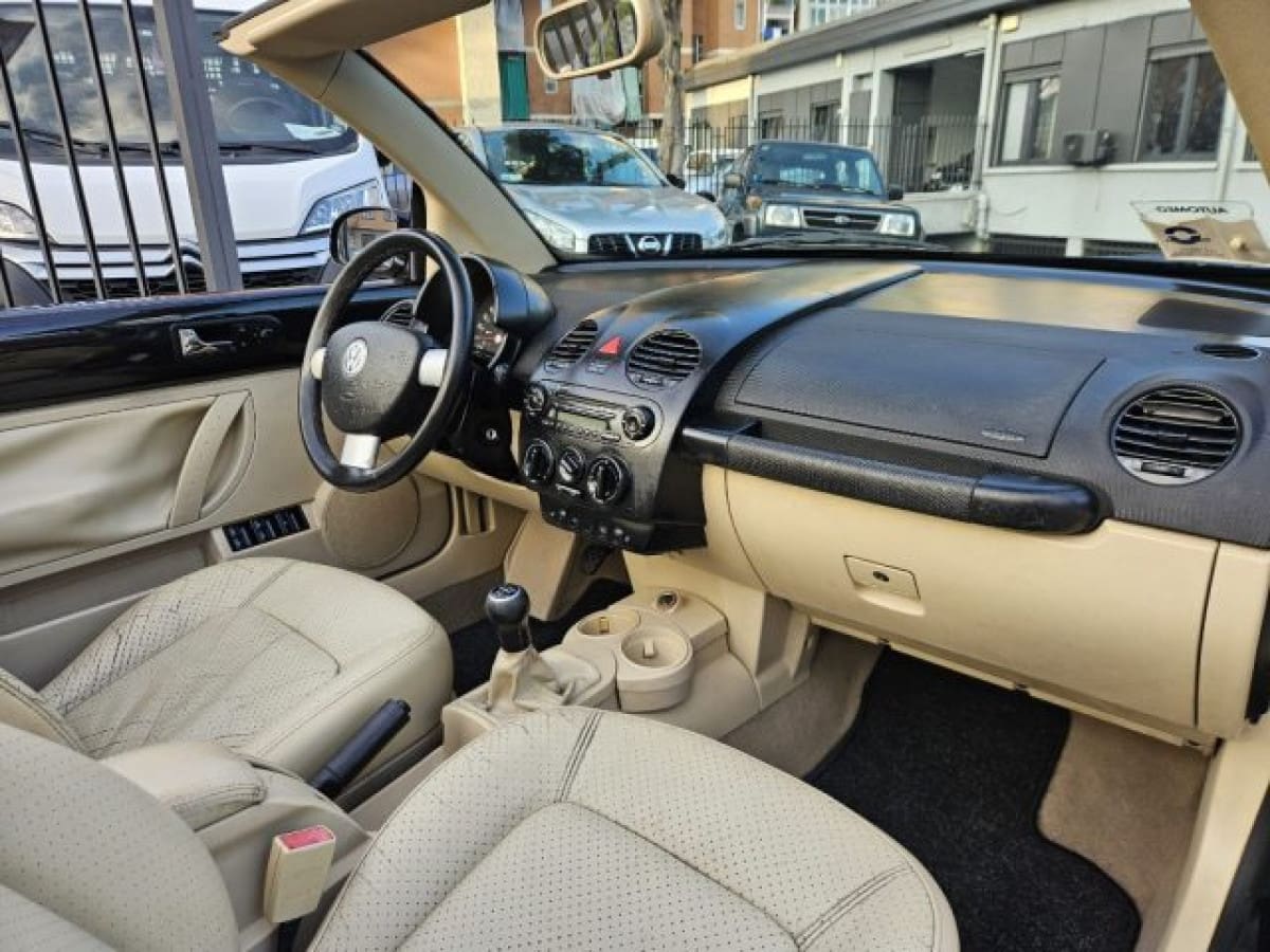 VOLKSWAGEN New Beetle 5