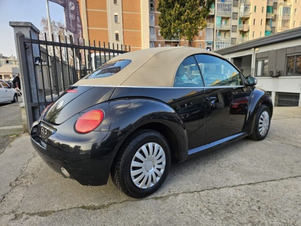 VOLKSWAGEN New Beetle 9