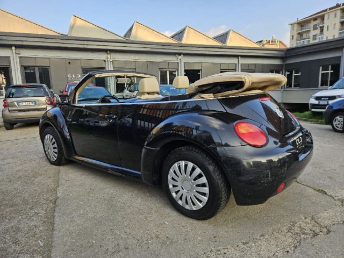 VOLKSWAGEN New Beetle 14