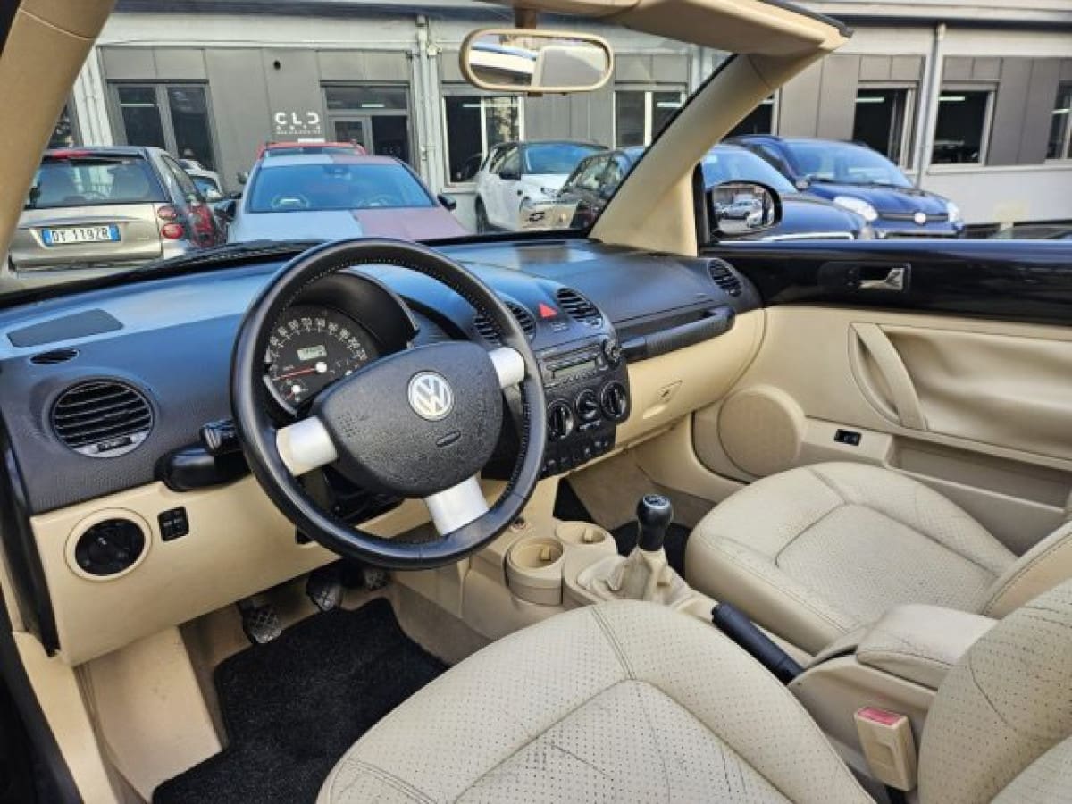 VOLKSWAGEN New Beetle 15