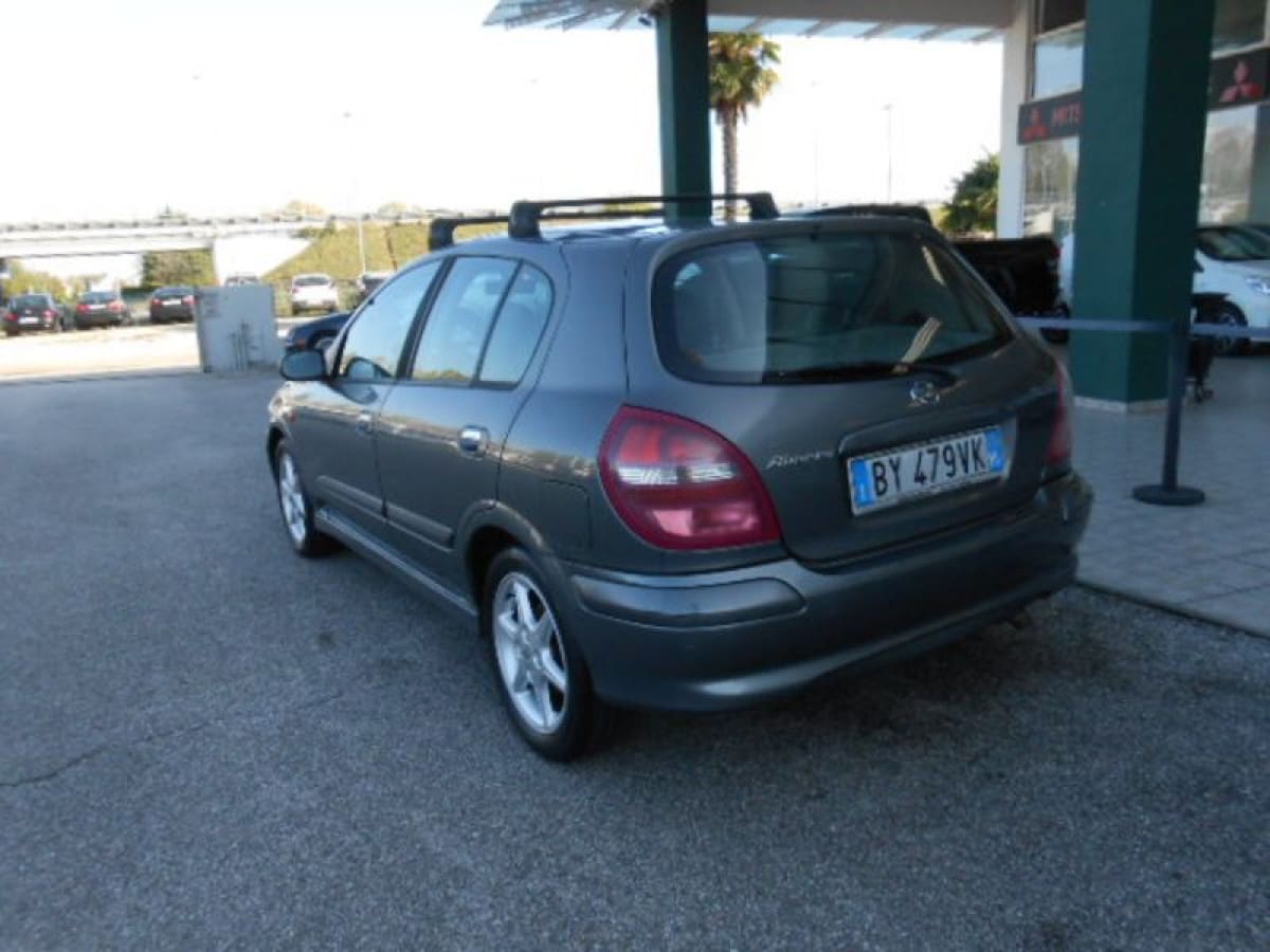 NISSAN Almera 2ª s./Tino 7