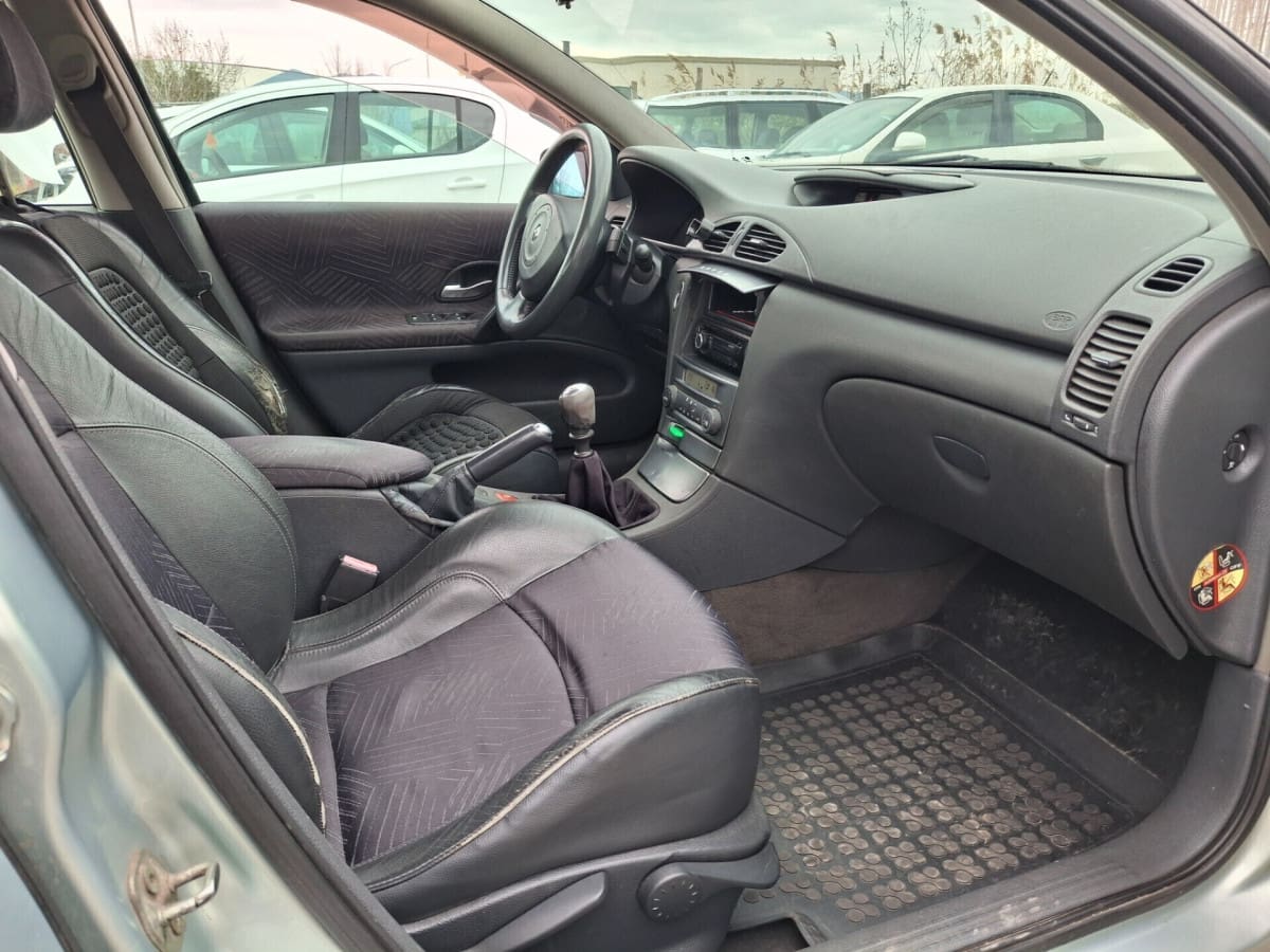 RENAULT Laguna 2ª s. 01-05 8