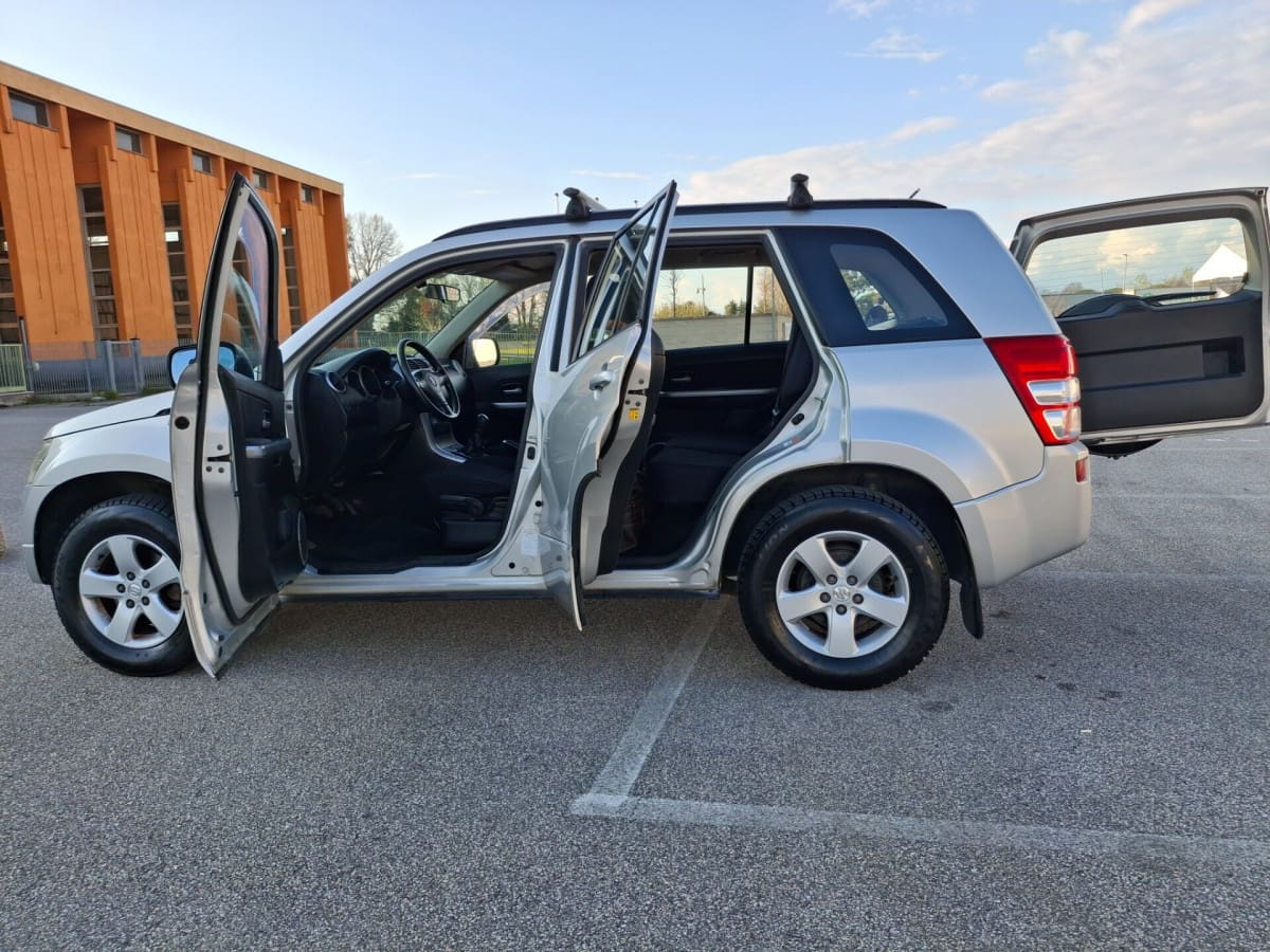SUZUKI Grand Vitara 2ª 6