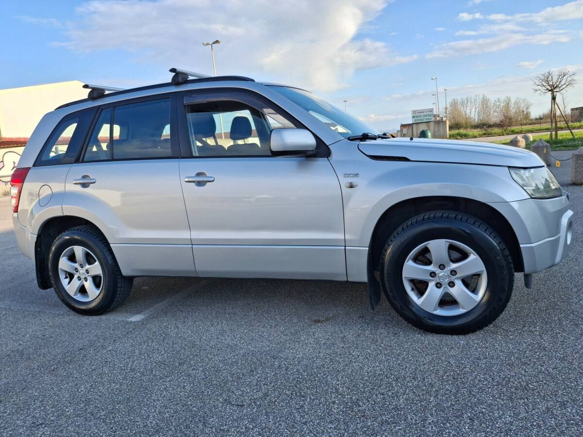 SUZUKI Grand Vitara 2ª 27