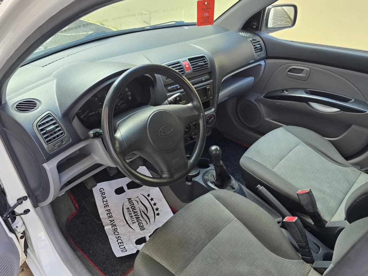 KIA Picanto 1ªs.(04/08) 6