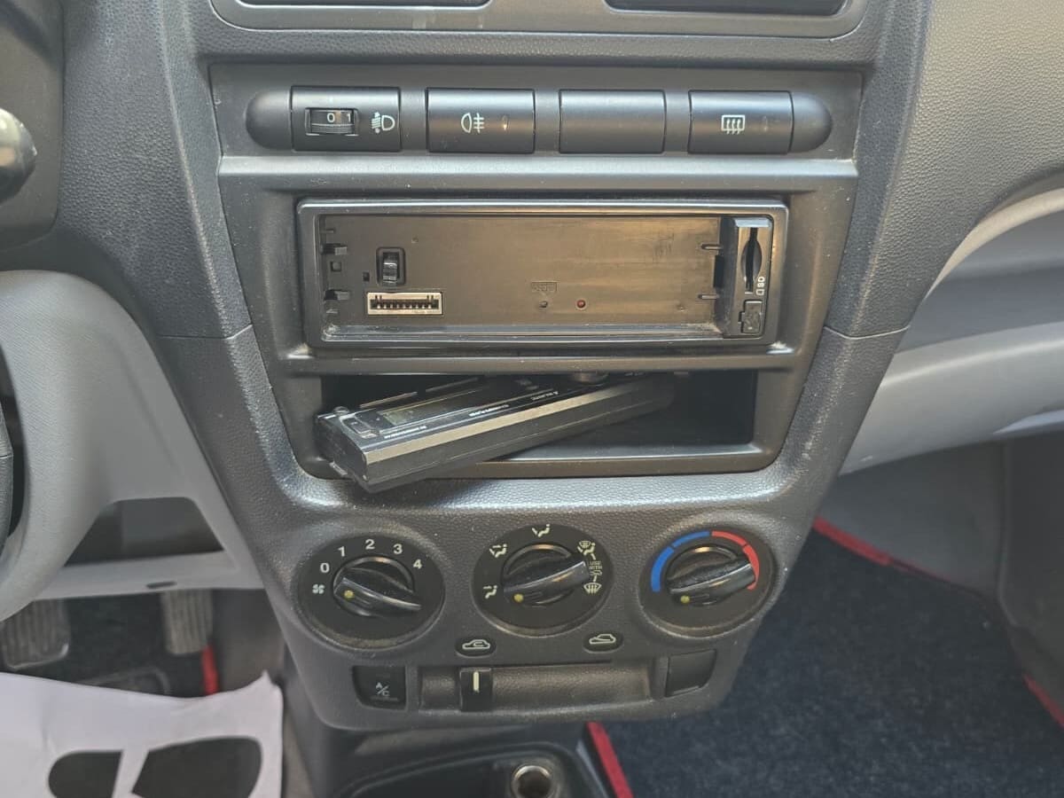 KIA Picanto 1ªs.(04/08) 8