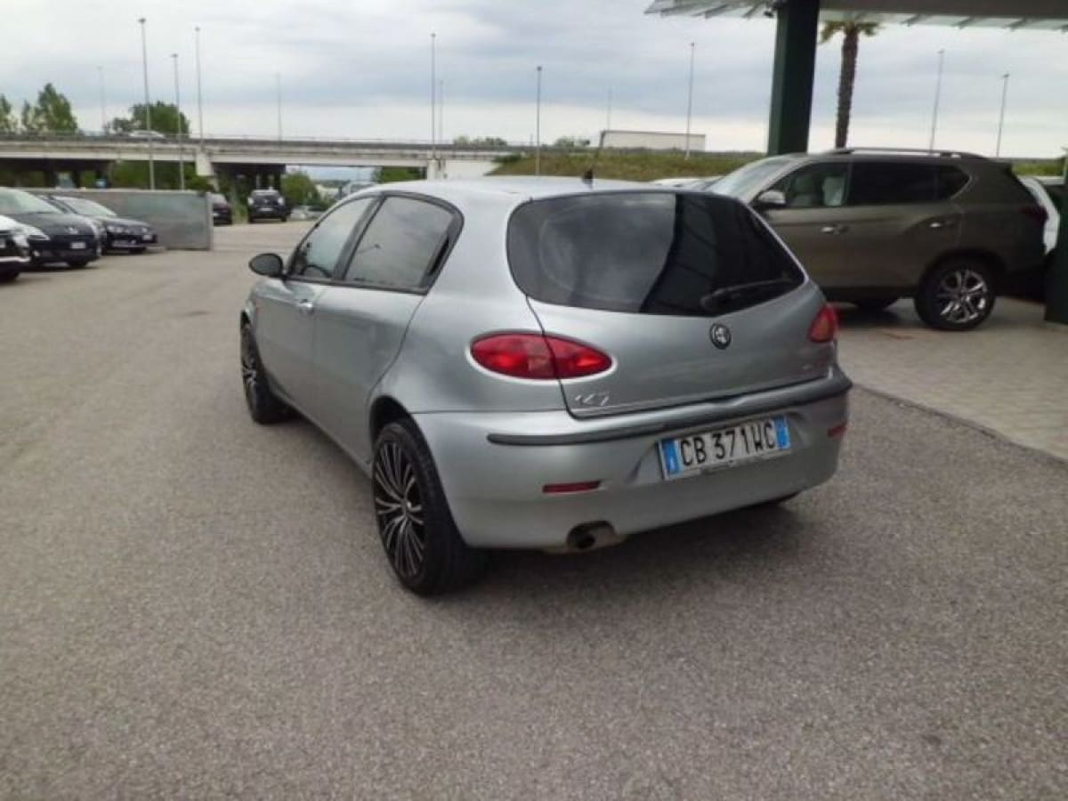 ALFA ROMEO 147 6
