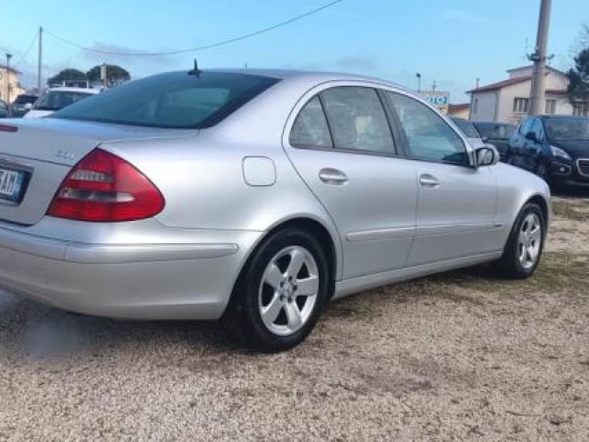 MERCEDES E 270 7