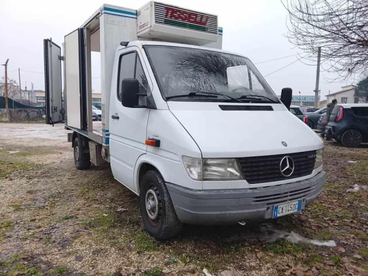 MERCEDES Serie 200-320(*124) 109731997