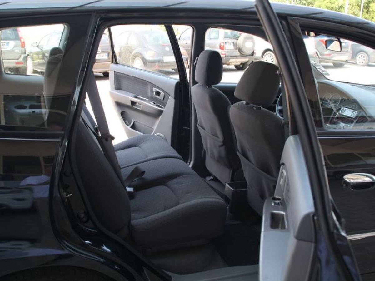 KIA Carens 1ª serie 9