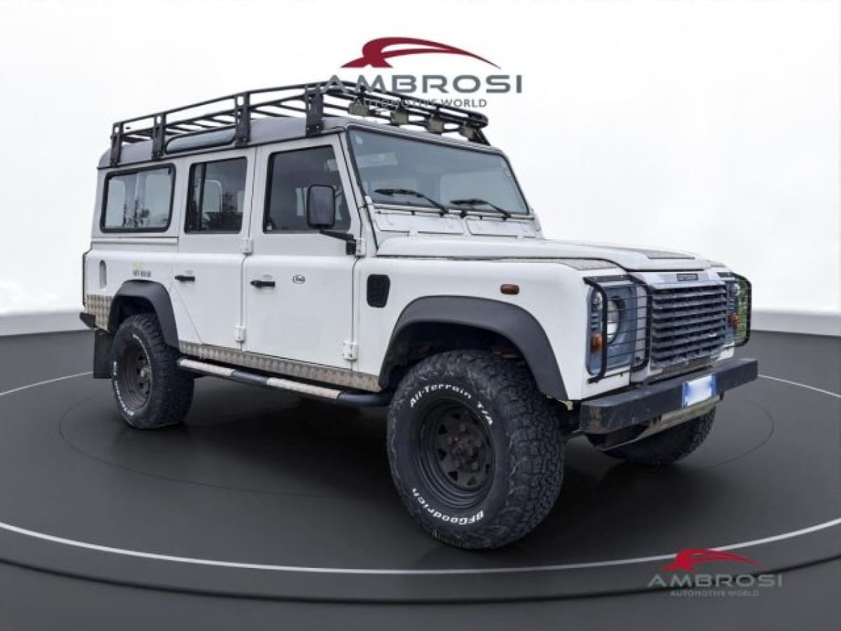 LAND ROVER Defender 2