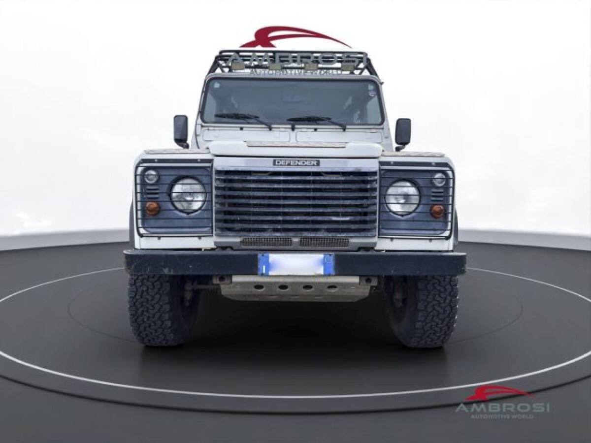 LAND ROVER Defender 12