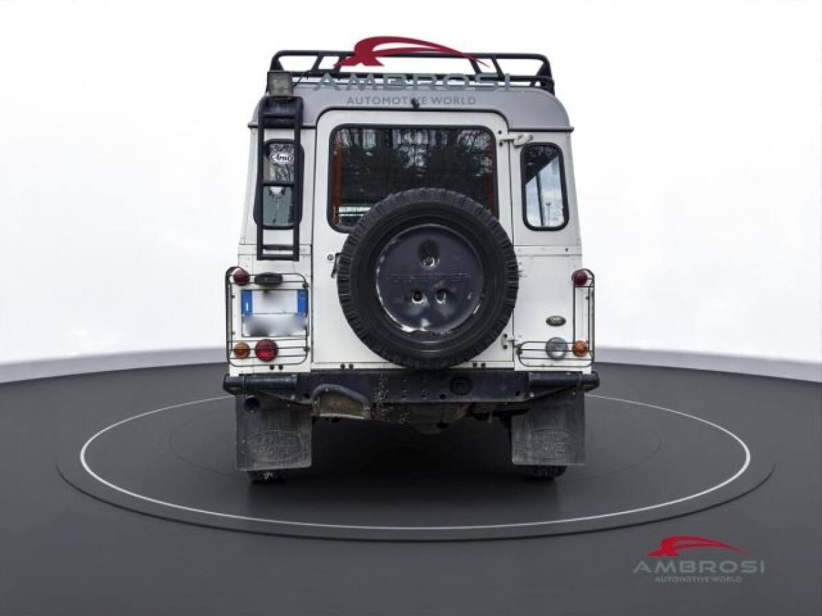 LAND ROVER Defender 13