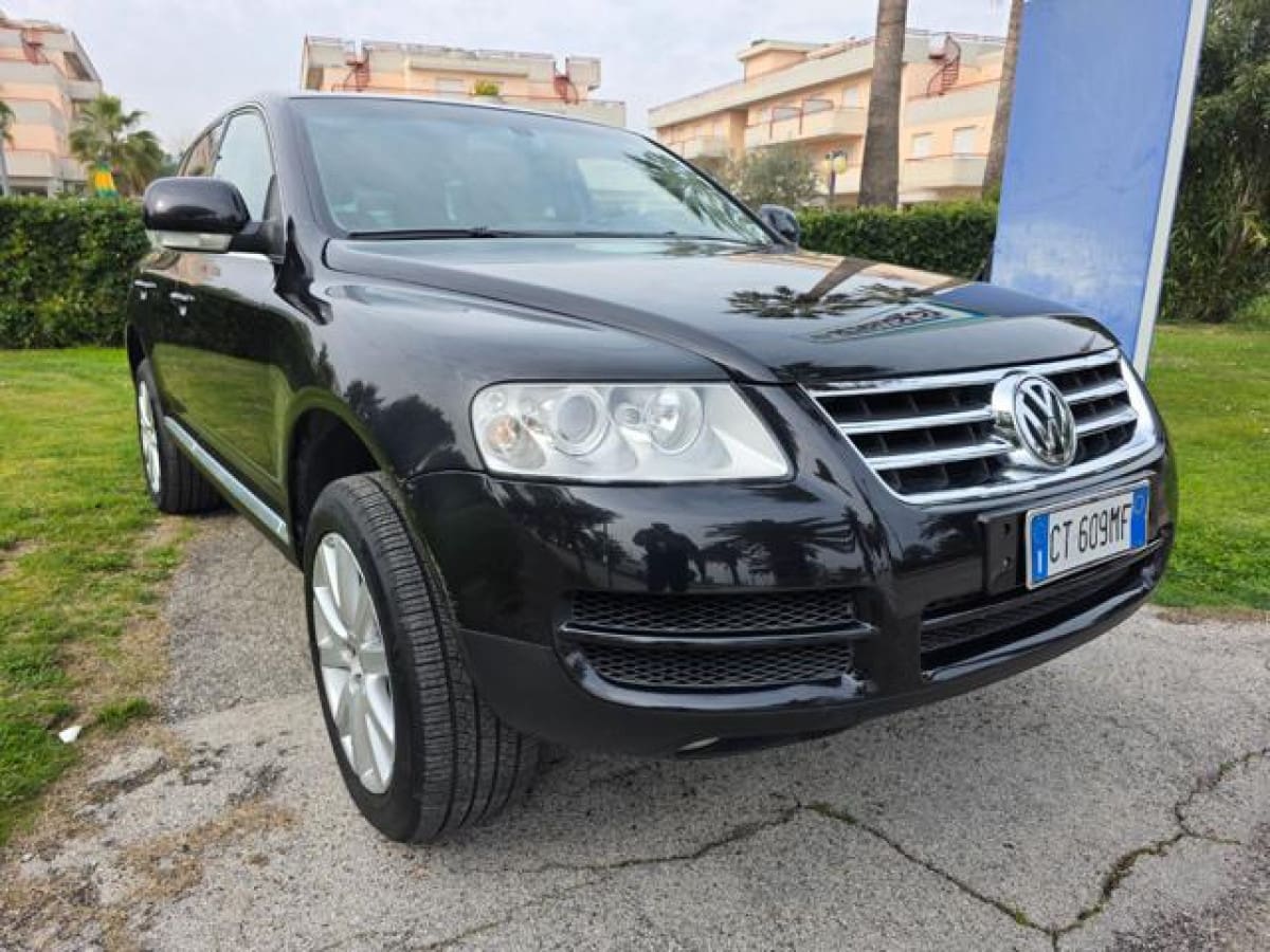 VOLKSWAGEN Touareg 109745803